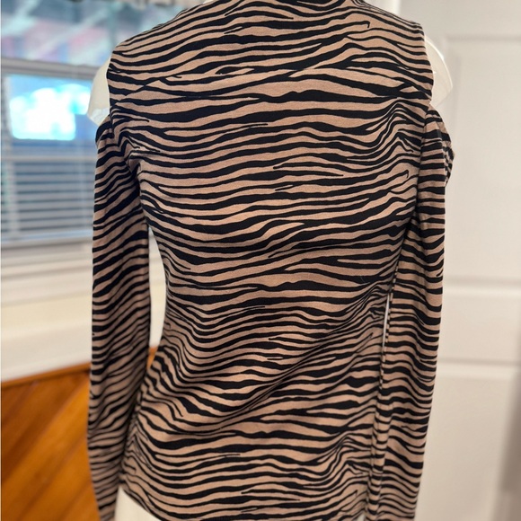 Boston Proper Zebra Print Cutout Long Sleeve Top size XS - Picture 6 of 8